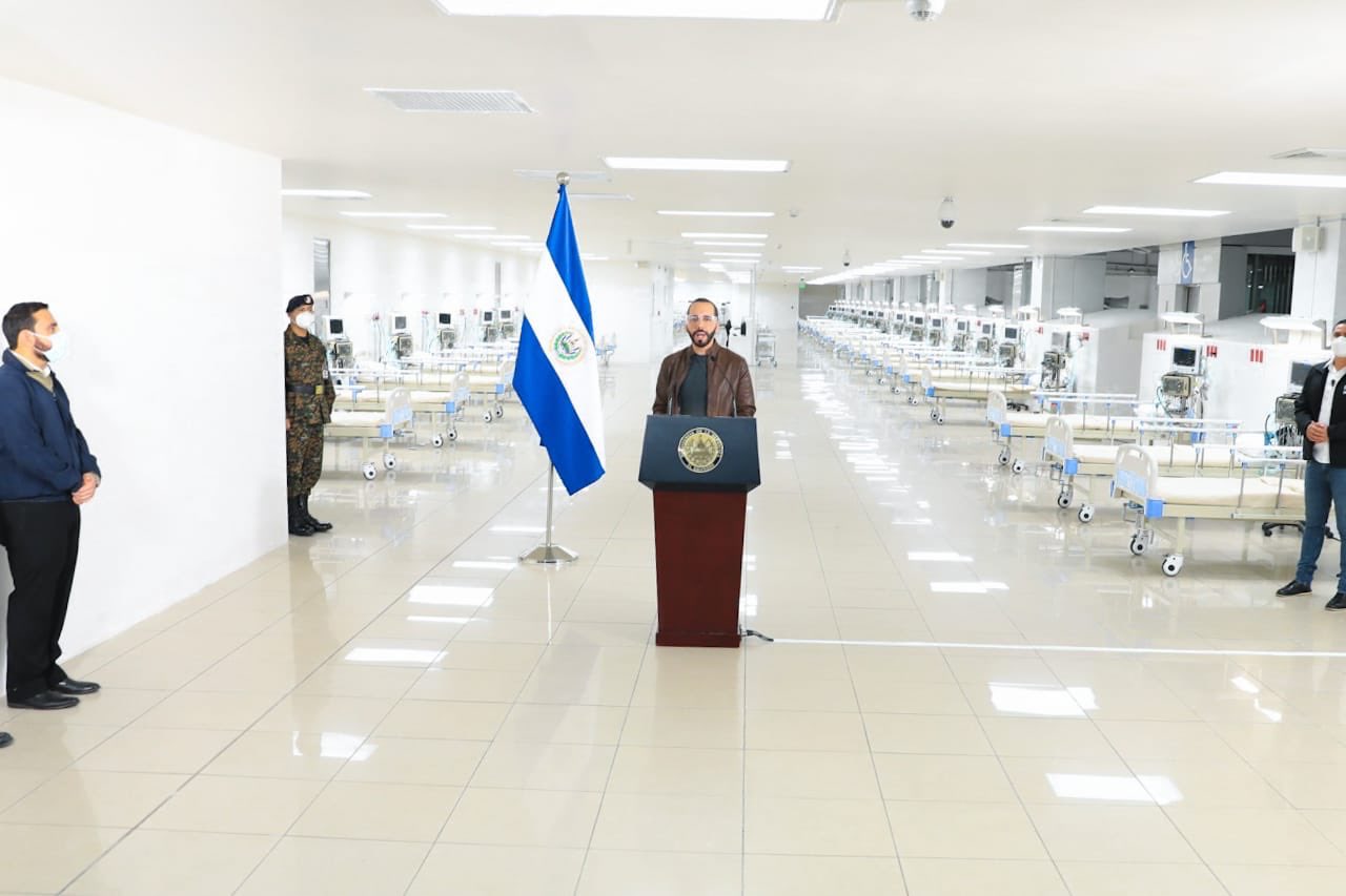 VIDEO | Bukele inaugura hospital para atender a pacientes de COVID-19