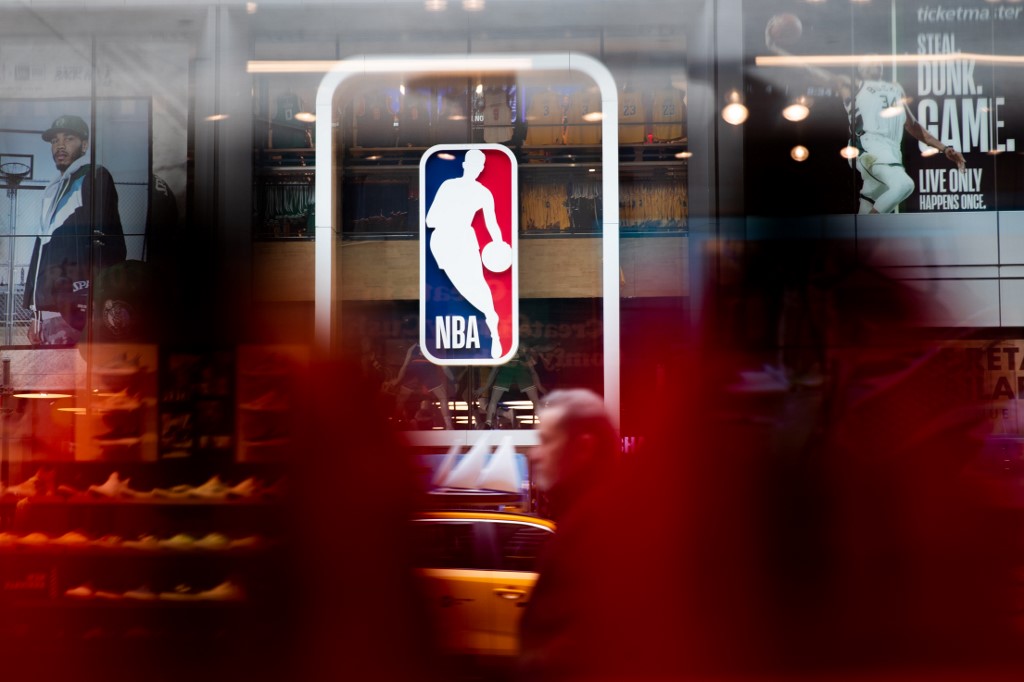 Temporada de la NBA en duda por rebote de coronavirus