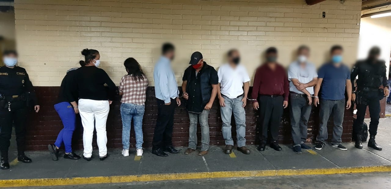 Capturan a nueve personas por reunión clandestina y escándalo