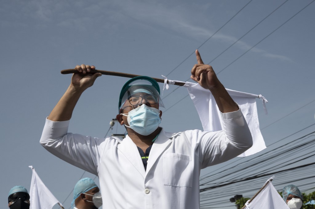 Marchan en El Salvador para exigir cuarentena por COVID-19