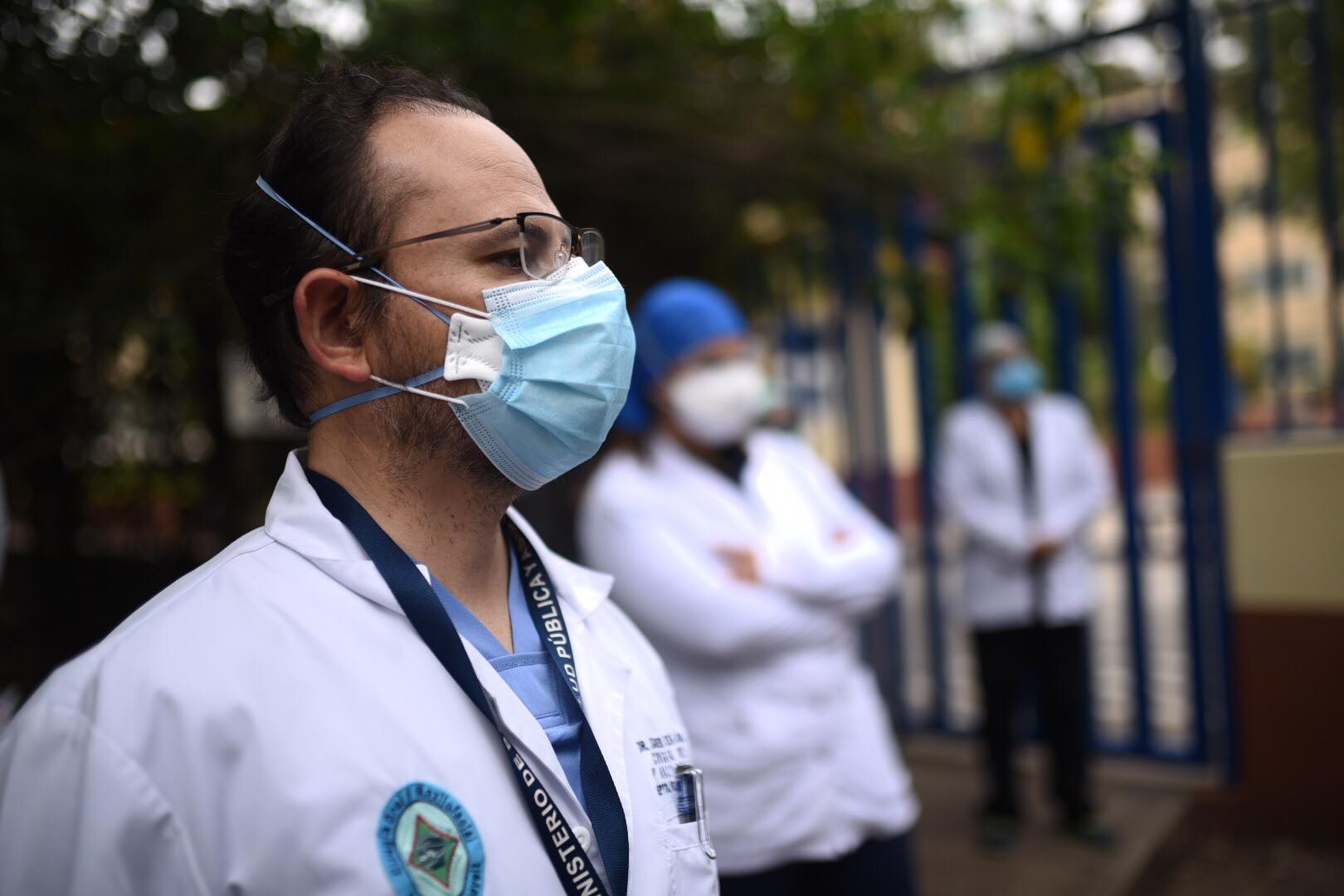 médicos del hospital Roosevelt solicitan audiencia con el Presidente y la Ministra de Salud