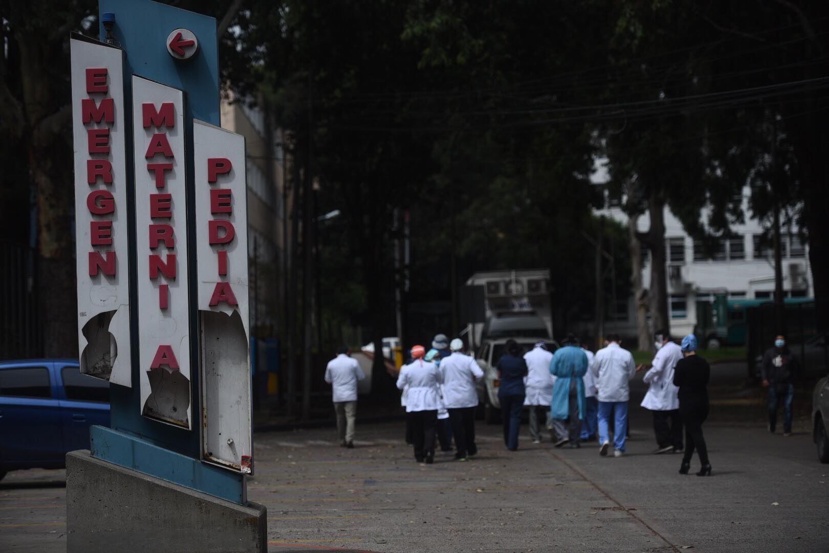 médicos del hospital Roosevelt solicitan audiencia con el Presidente y la Ministra de Salud