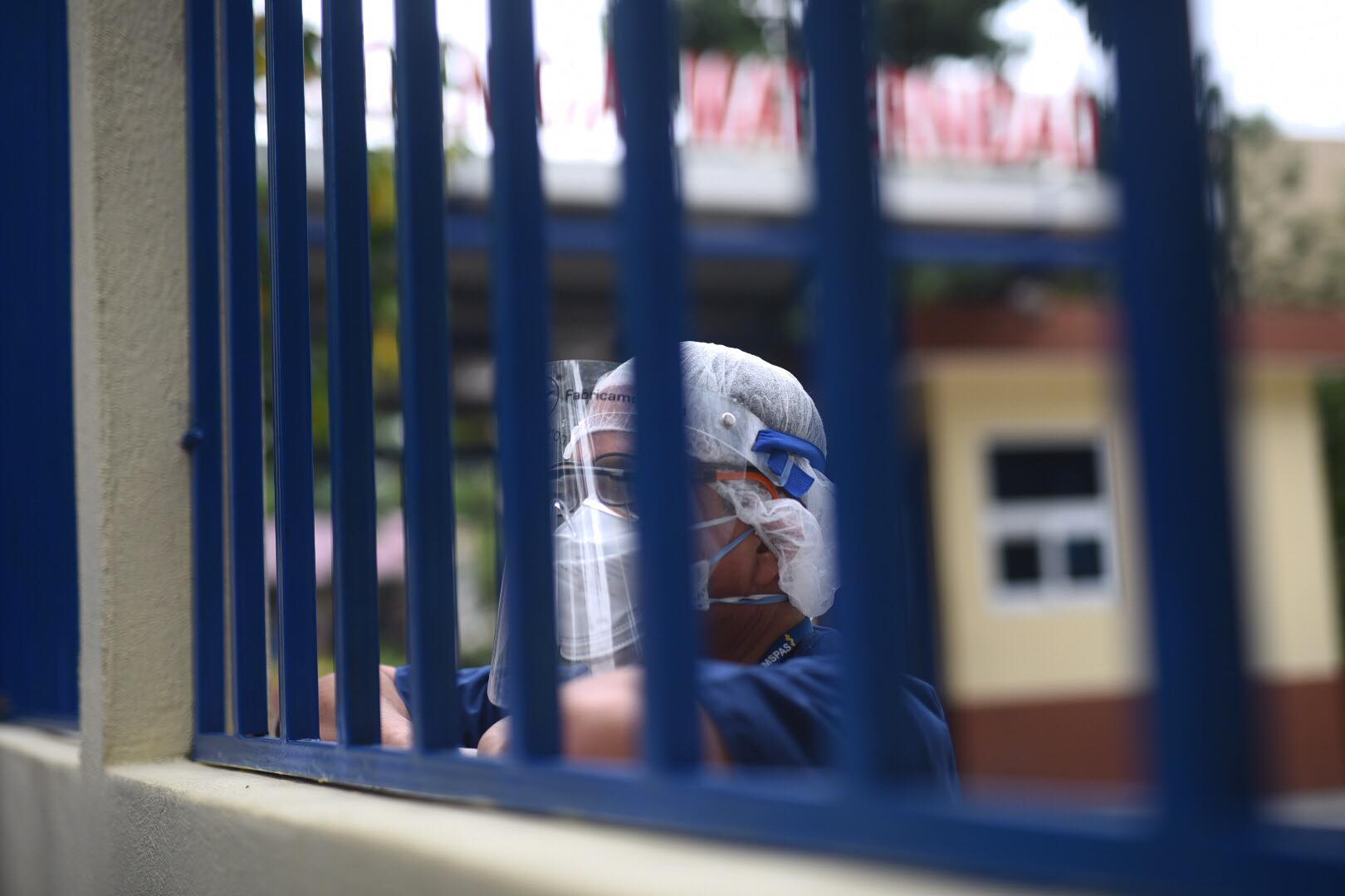 médicos del hospital Roosevelt solicitan audiencia con el Presidente y la Ministra de Salud