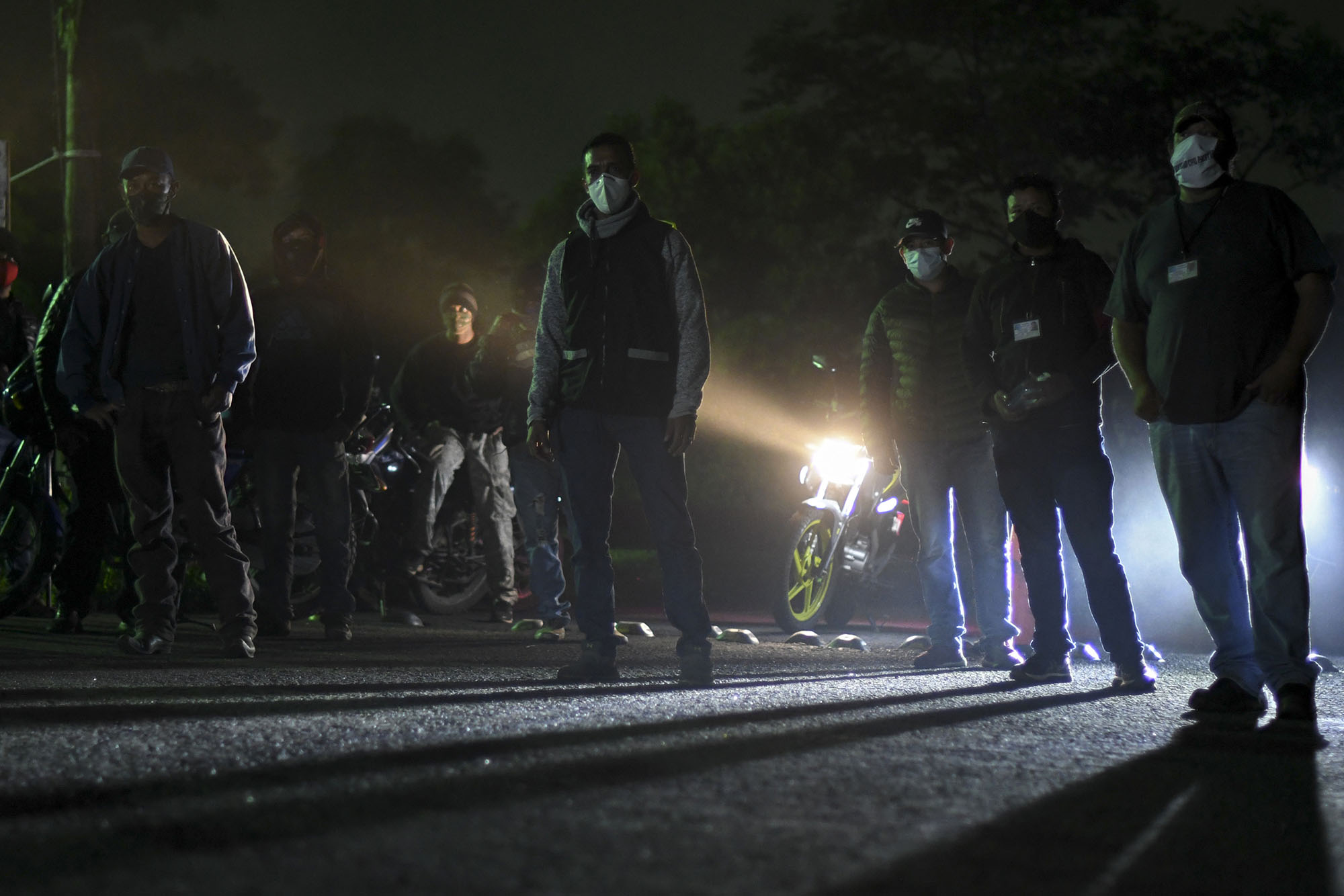 Pobladores de San Vicente Pacaya, Escuintla, hacen patrullajes por violencia y pandemia