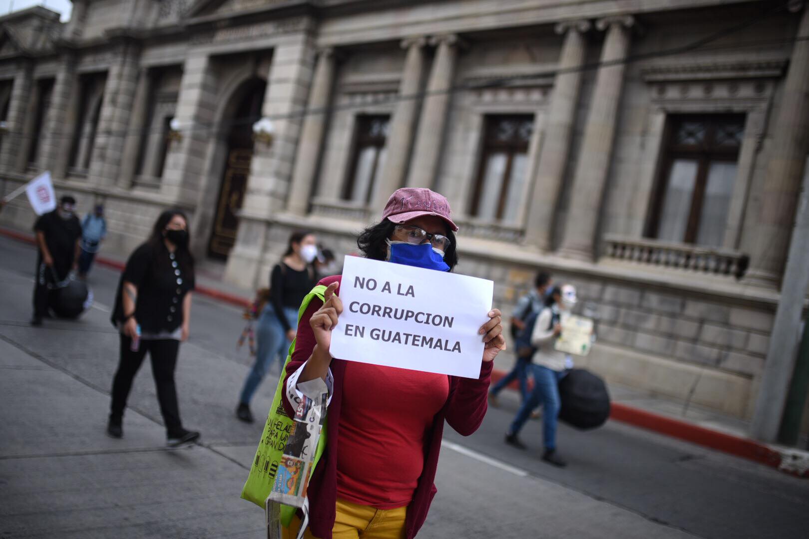 manifestación frente al Congreso para que se elijan Cortes