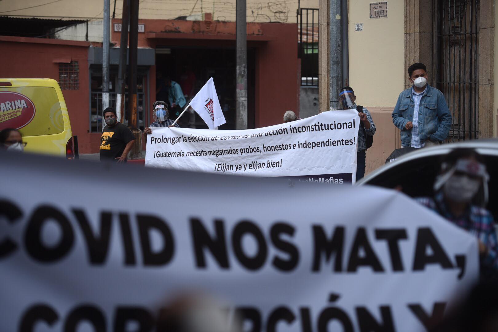 manifestación frente al Congreso para que se elijan Cortes