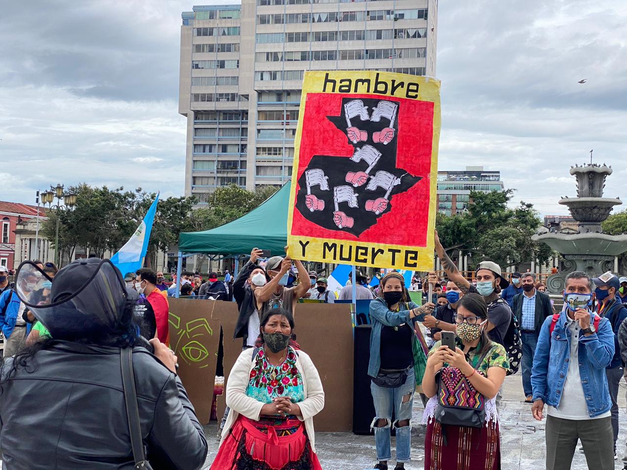 manifestación en la plaza de la Constitución el 22 de agosto