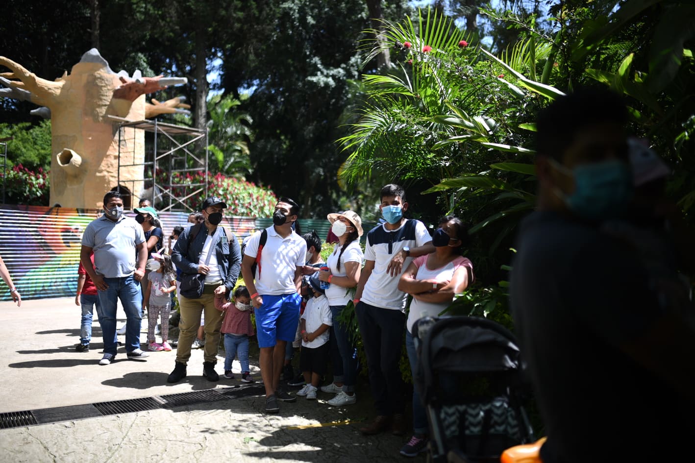 afluencia de personas en zoológico La Aurora