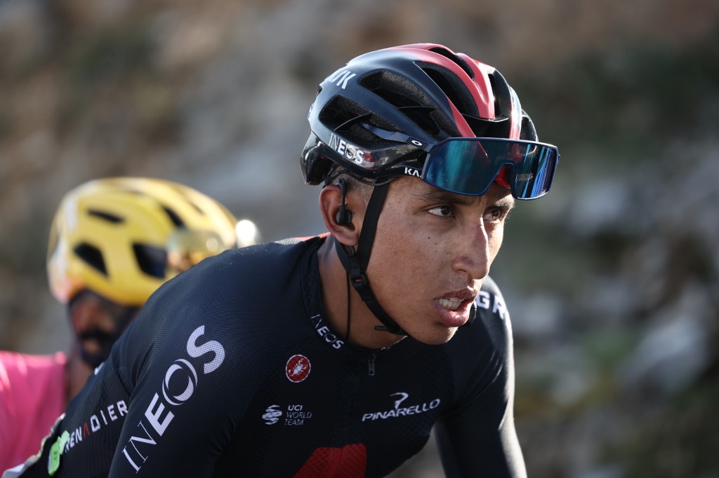 Egan Bernal abandona la carrera de Francia