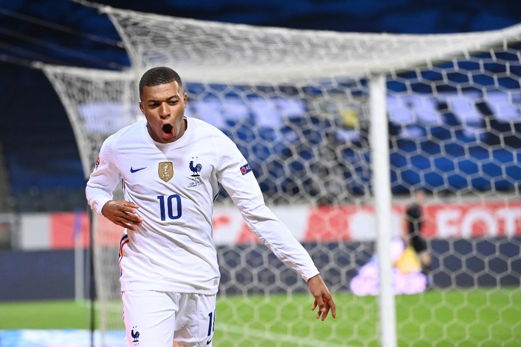 Mbappé le da la victoria a Francia contra Suecia