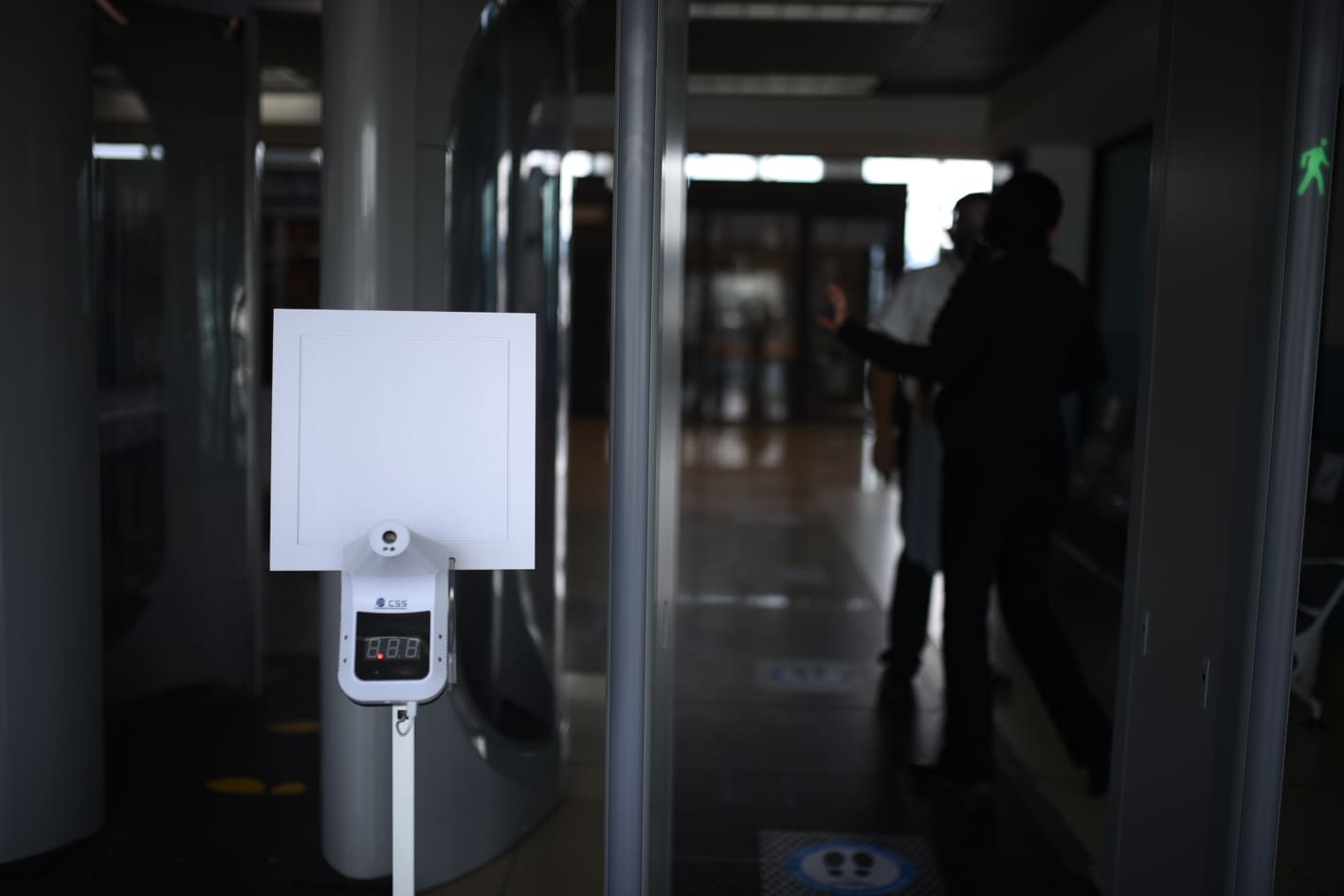 protocolo por Covid-19 en aeropuerto internacional La Aurora