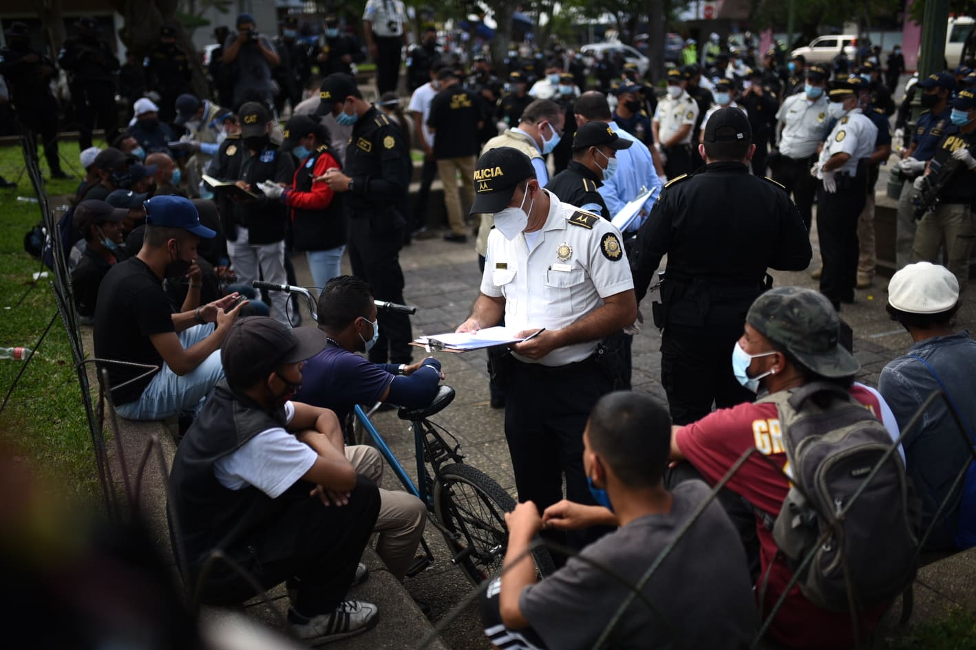 operativos de PNC en Parque Central permiten ubicar a hondureños