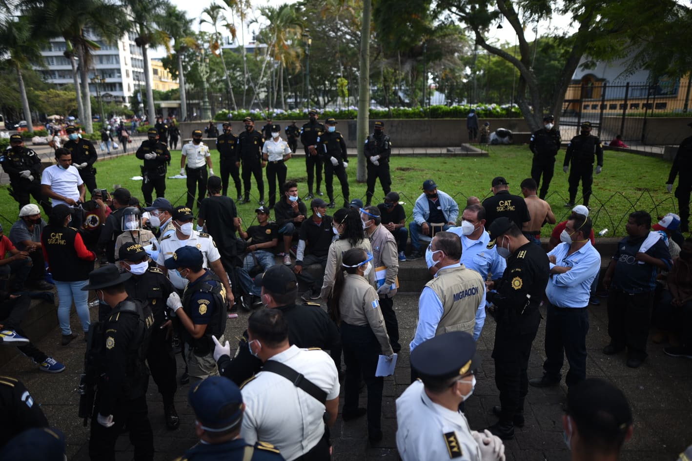 operativos de PNC en Parque Central permiten ubicar a hondureños