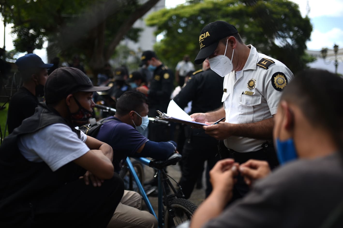 operativos de PNC en Parque Central permiten ubicar a hondureños