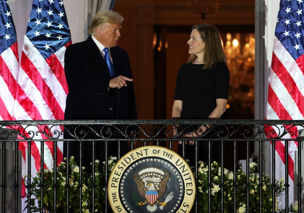 Donald Trump y Amy Coney Barrett