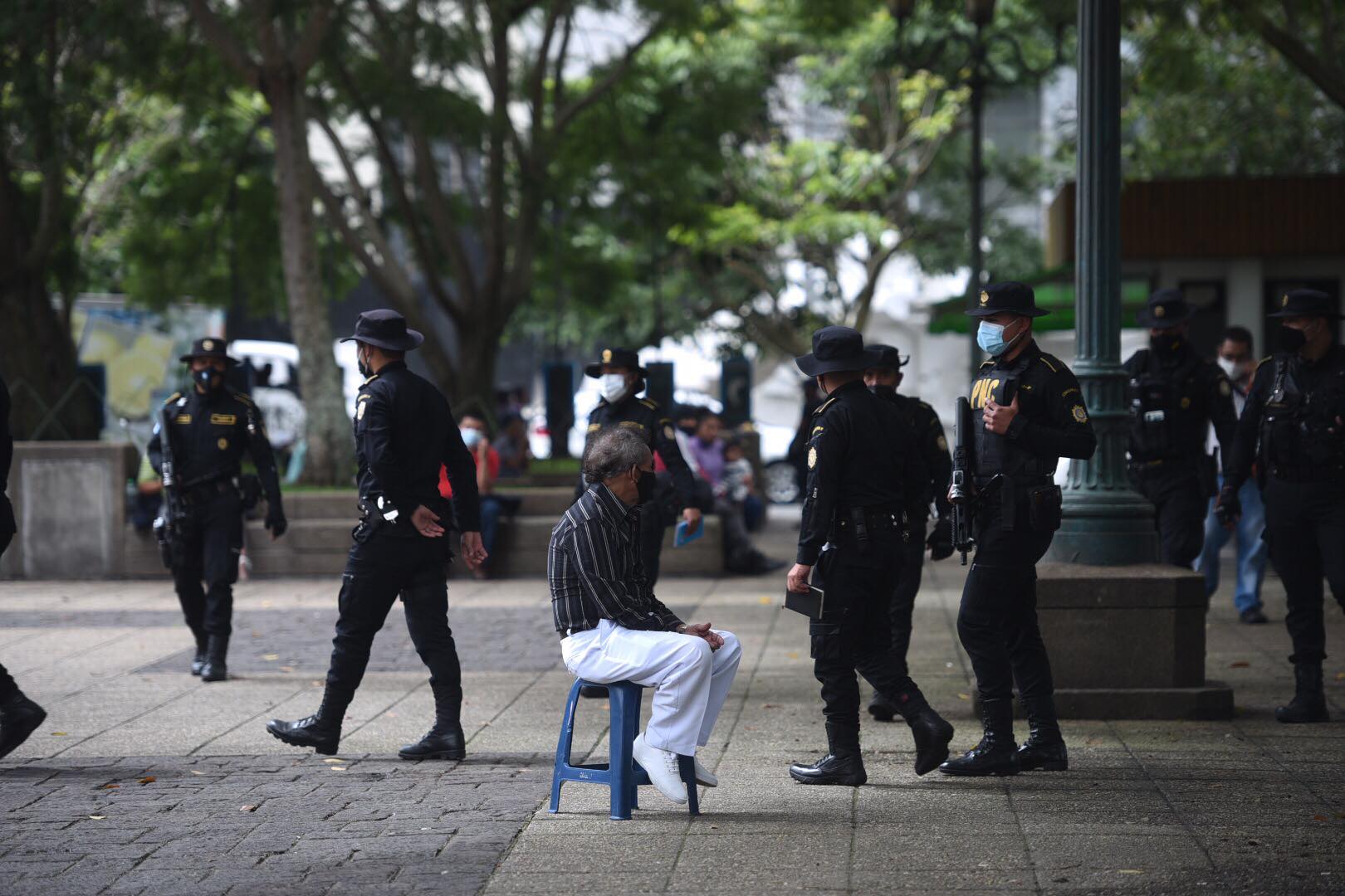 operativos en el parque central para expulsar a centroamericanos