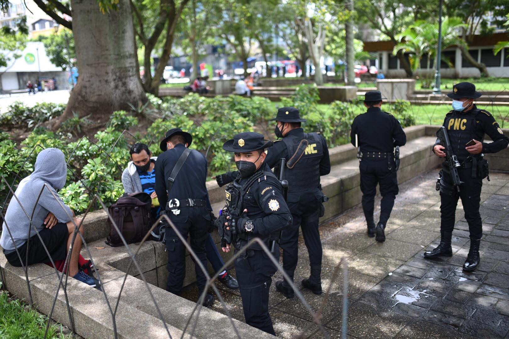 operativos en el parque central para expulsar a centroamericanos