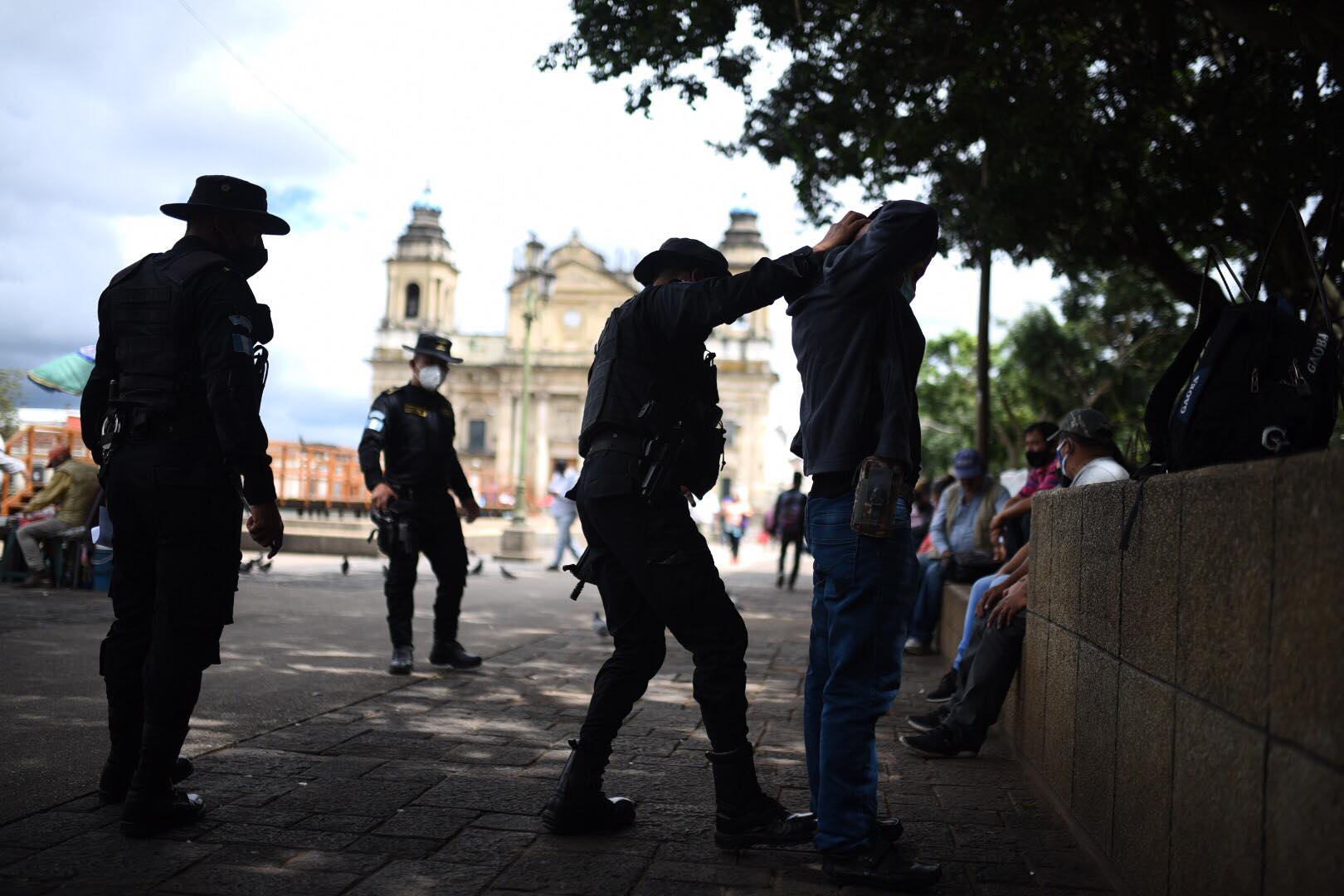 operativos en el parque central para expulsar a centroamericanos