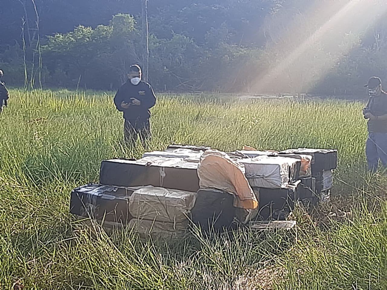 localizan 1.5 toneladas de cocaína en avioneta en Petén