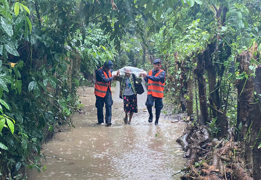 Evacuaciones en Izabal