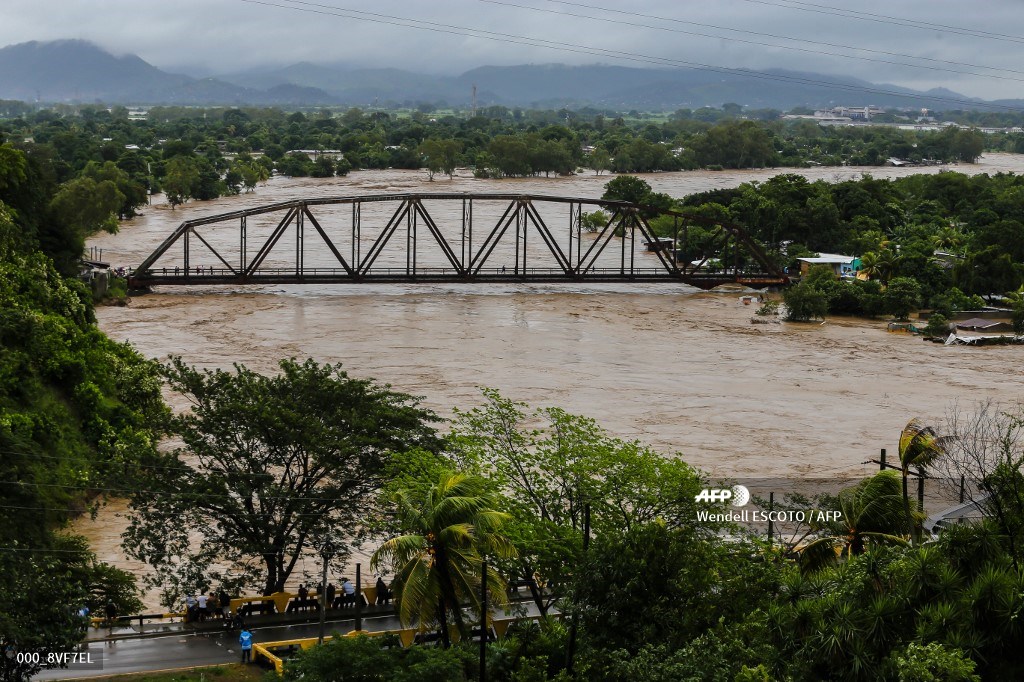 Iota provoca inundaciones en Honduras