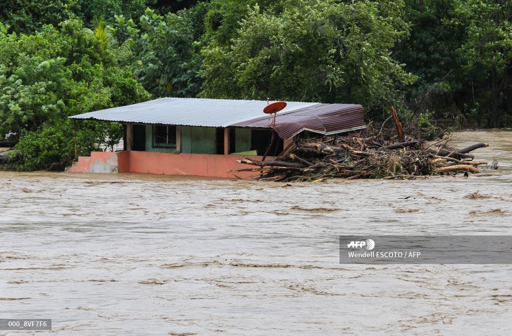 Iota provoca inundaciones en Honduras