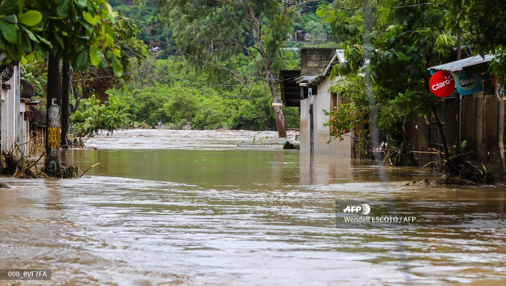 Iota provoca inundaciones en Honduras