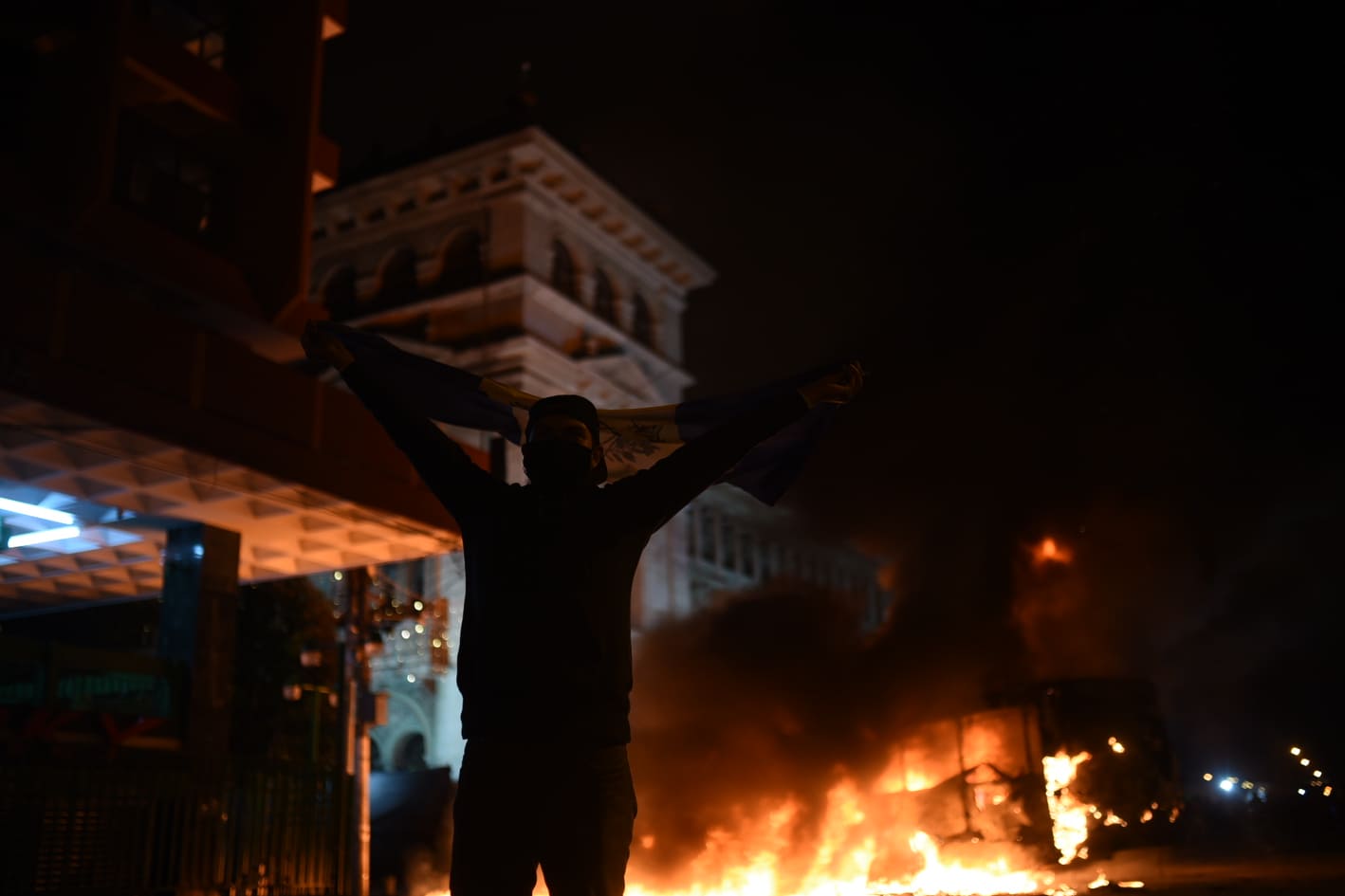 manifestación en la plaza de la Constitución, 28 de noviembre