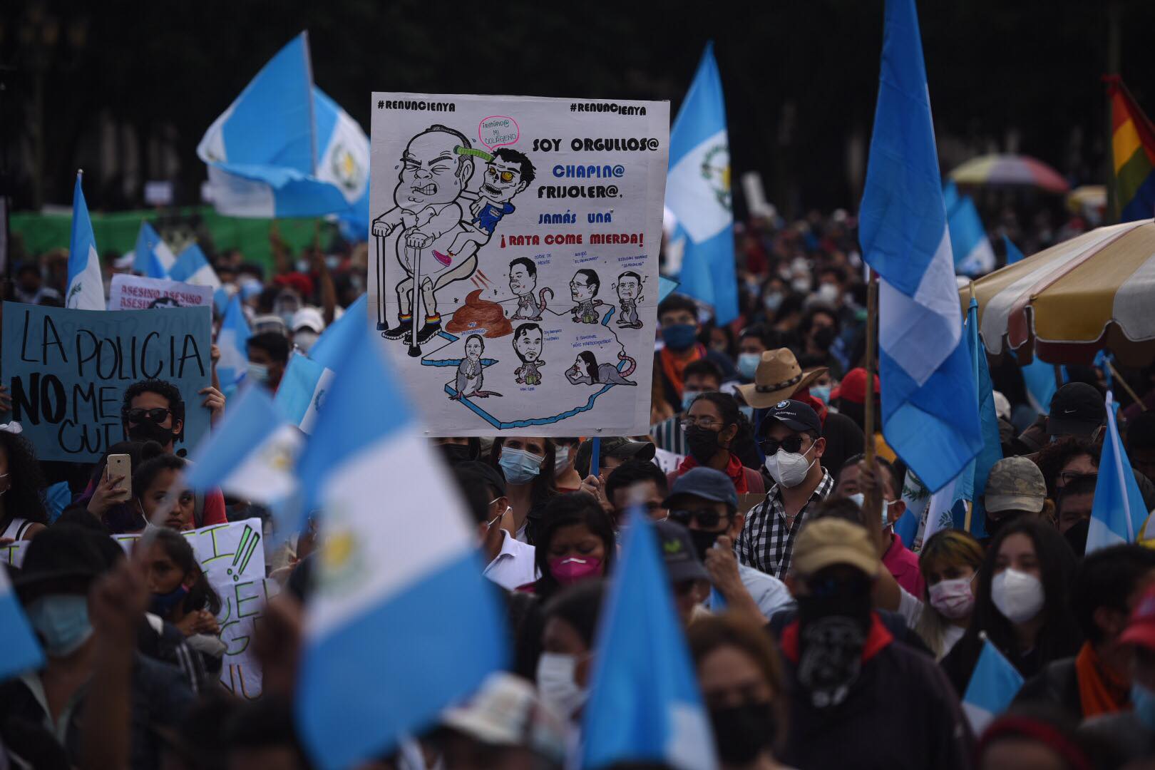 manifestación en la plaza de la Constitución, 28 de noviembre