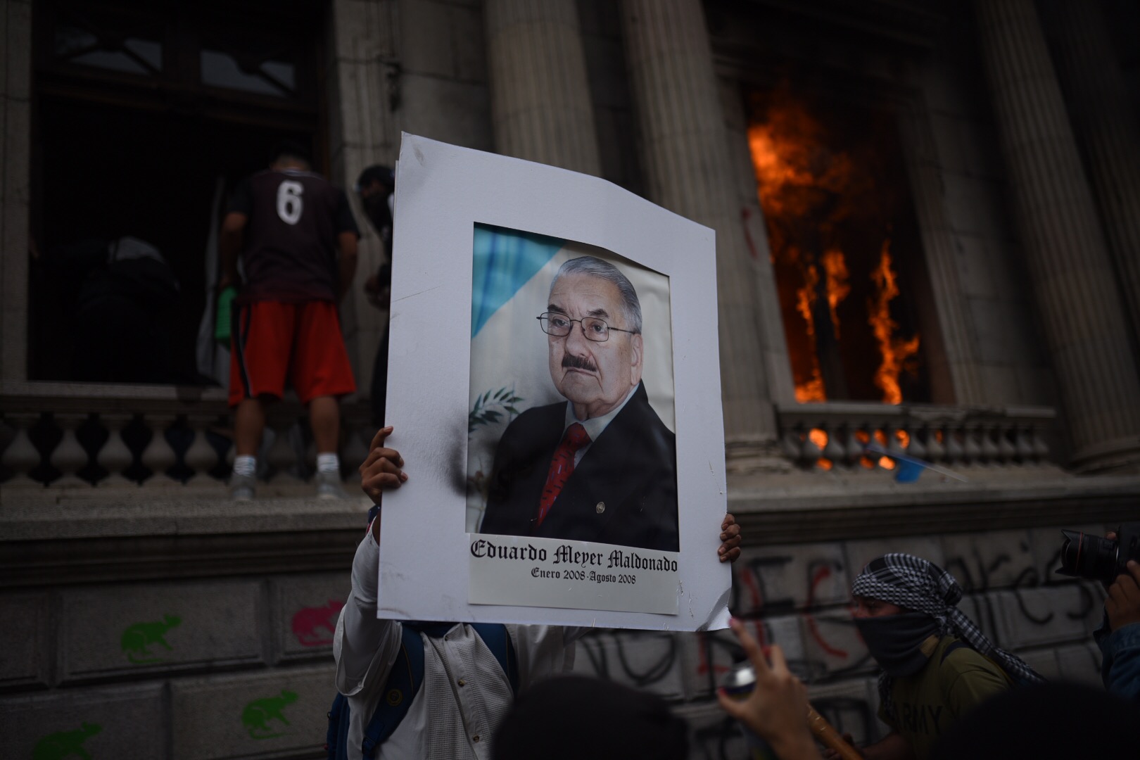 Daños en el Congreso tras incendio por manifestaciones