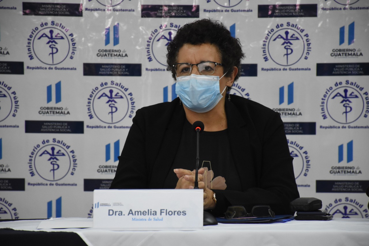 ministra de Salud, Amelia Flores