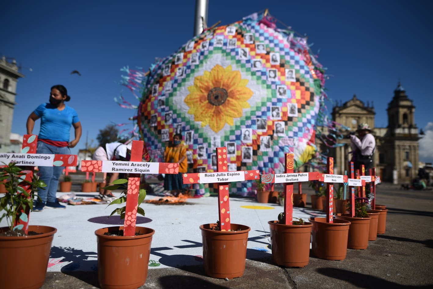 reconstruyen altar de víctimas del Hogar Seguro en Virgen de la Asunción