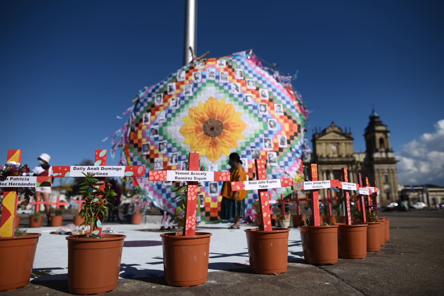 reconstruyen altar de víctimas del Hogar Seguro en Virgen de la Asunción