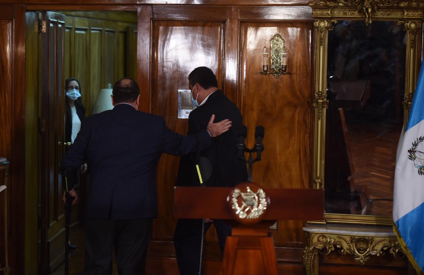 conferencia del presidente Alejandro Giammattei y vicepresidente Guillermo Castillo