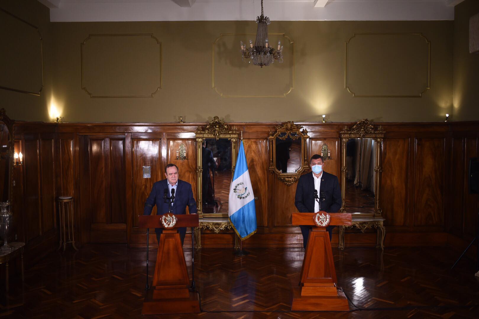 conferencia del presidente Alejandro Giammattei y vicepresidente Guillermo Castillo