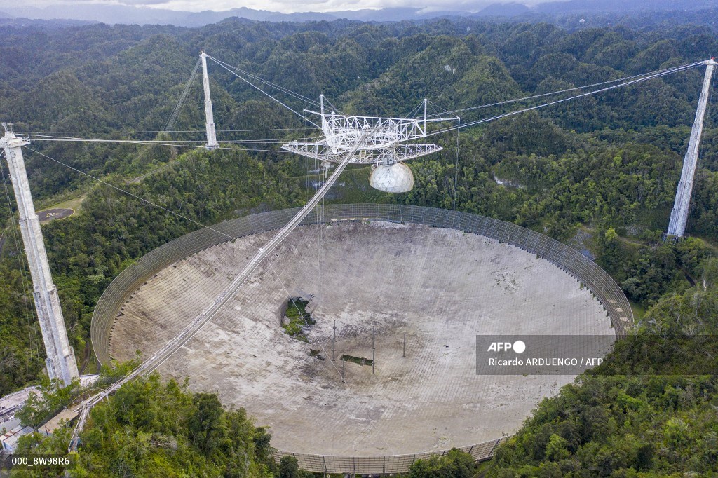 Colapsó el telescopio de Arecibo, en Puerto Rico