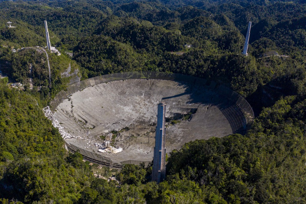 Colapsó el telescopio de Arecibo, en Puerto Rico