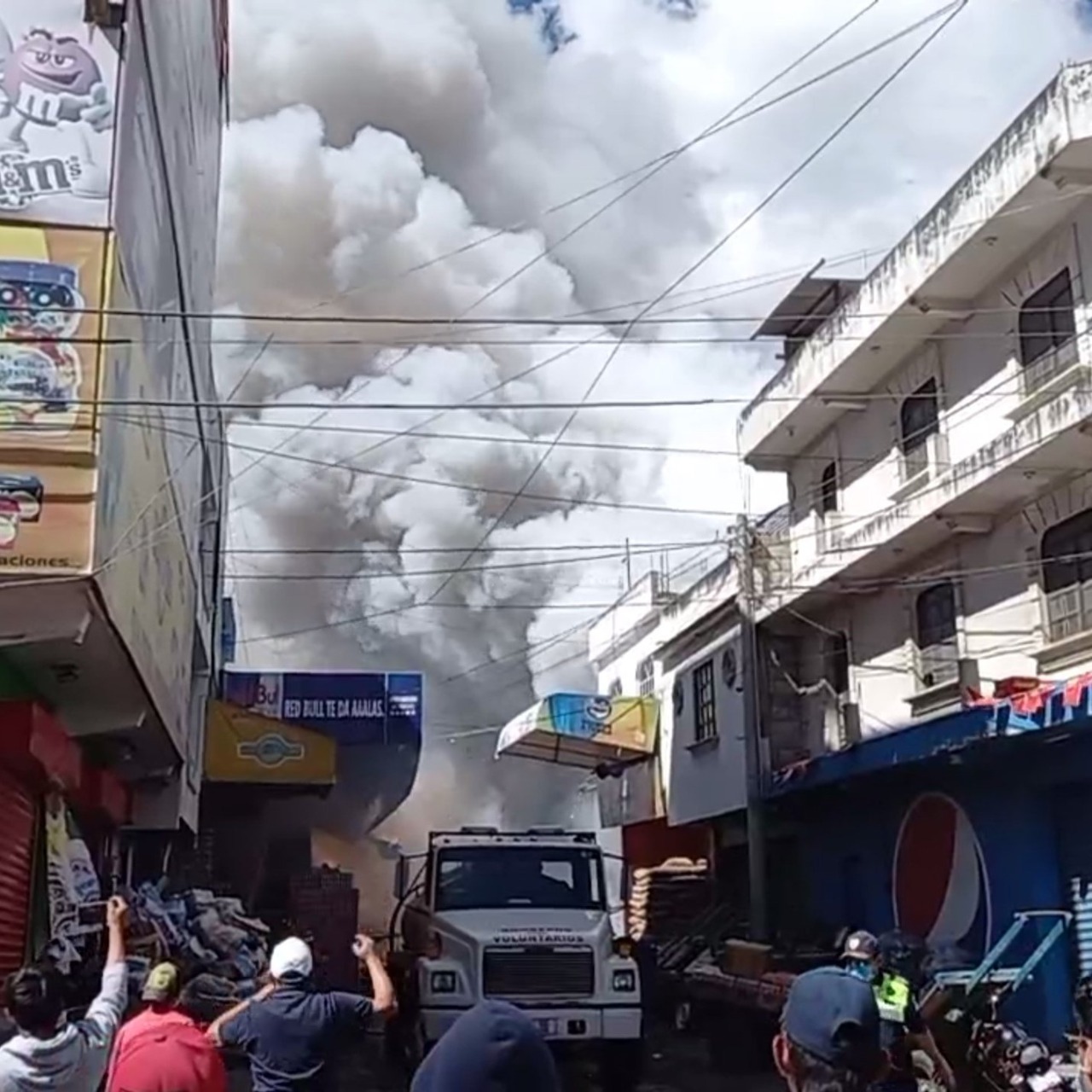 Incendio en bodega de fuegos artificiales en Quetzaltenango.