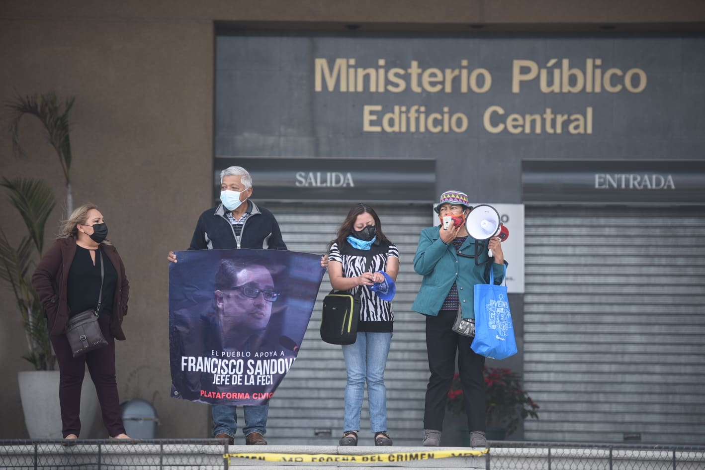 manifestación en el MInisterio Público para exigir la renuncia de la fiscal general Consuelo Porras