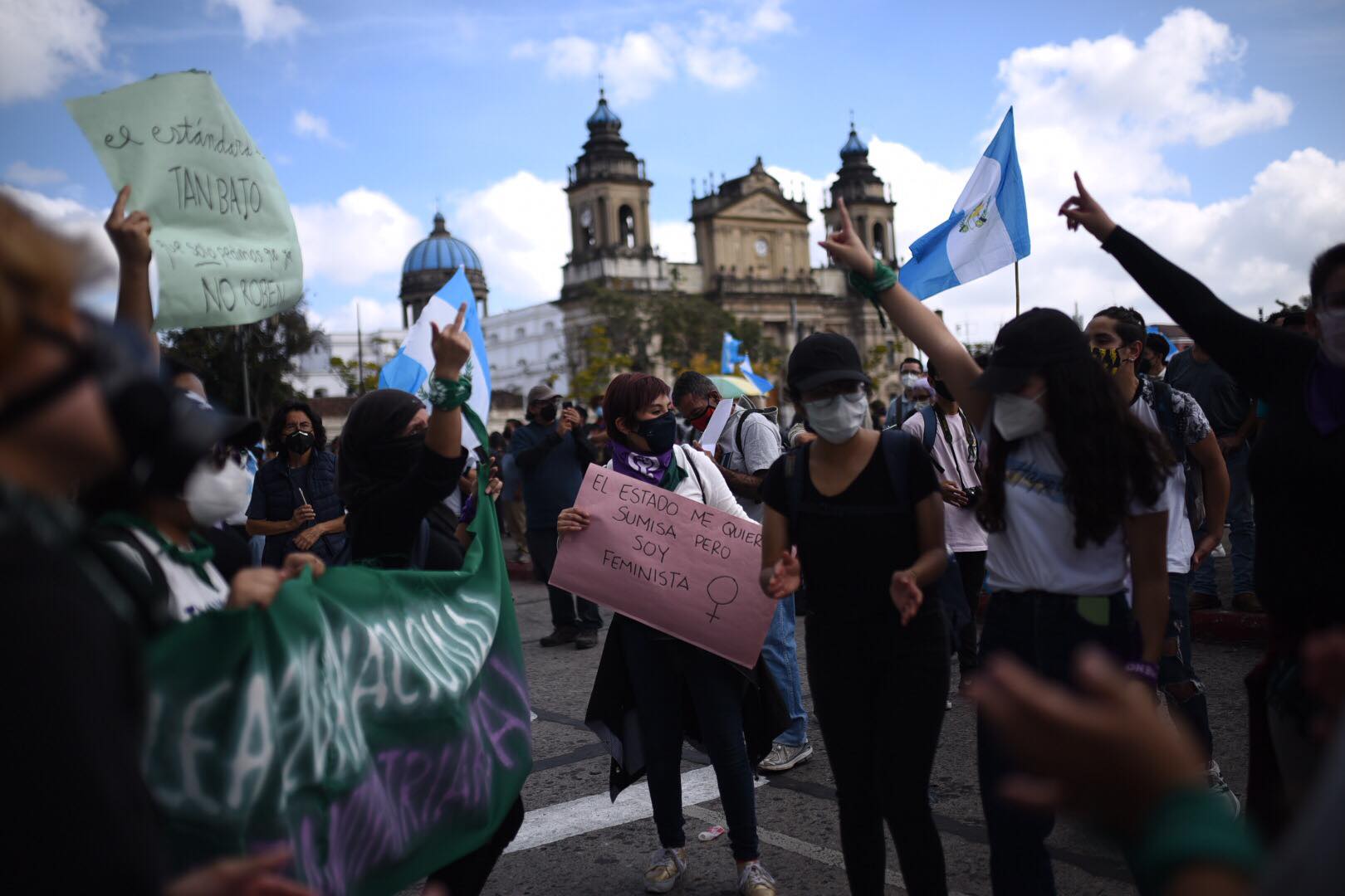 manifestación en plaza de la Constitución, 5 de diciembre