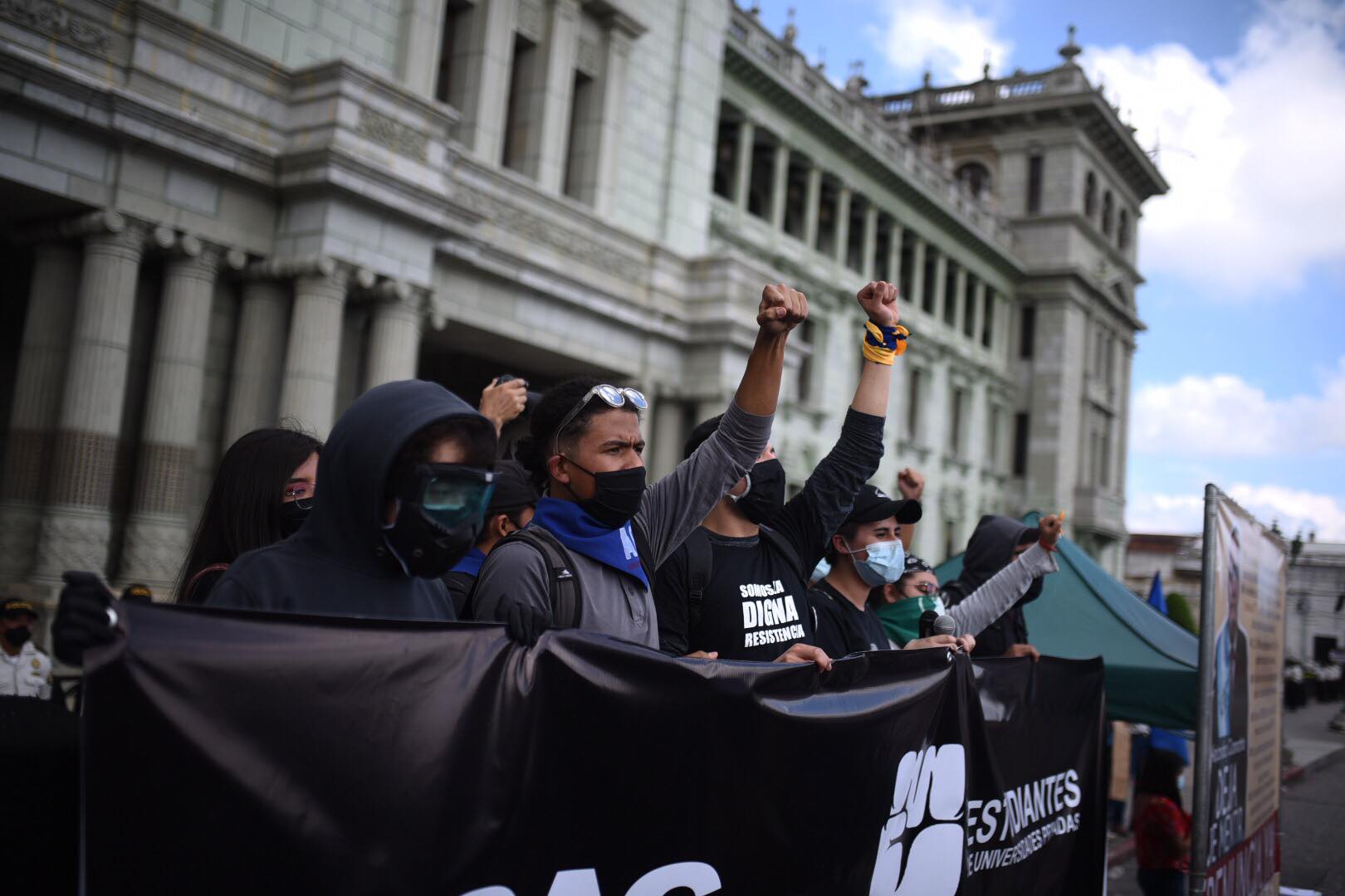 manifestación en plaza de la Constitución, 5 de diciembre