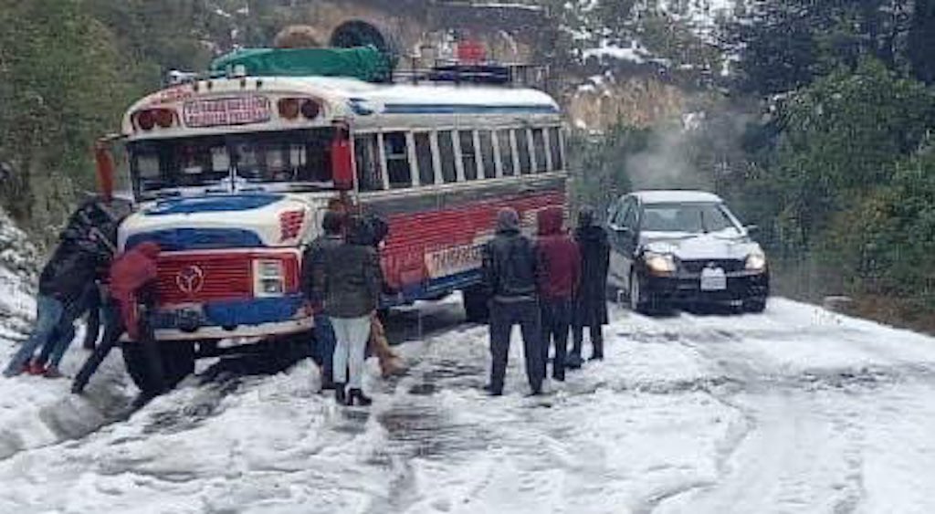 Cae granizo en San Marcos.