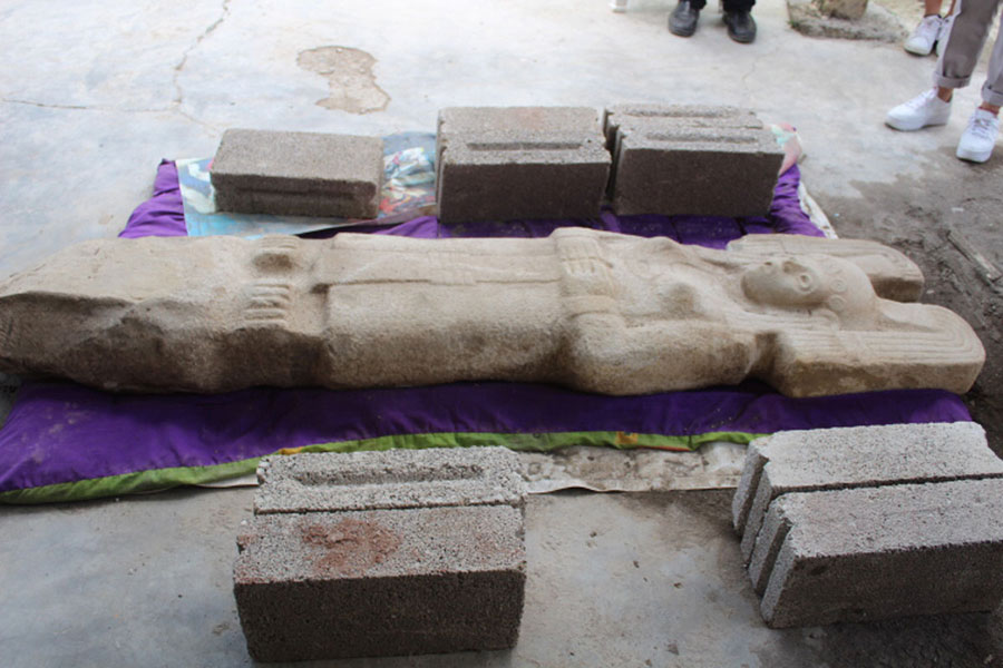 Escultura femenina de Hidalo Amajac