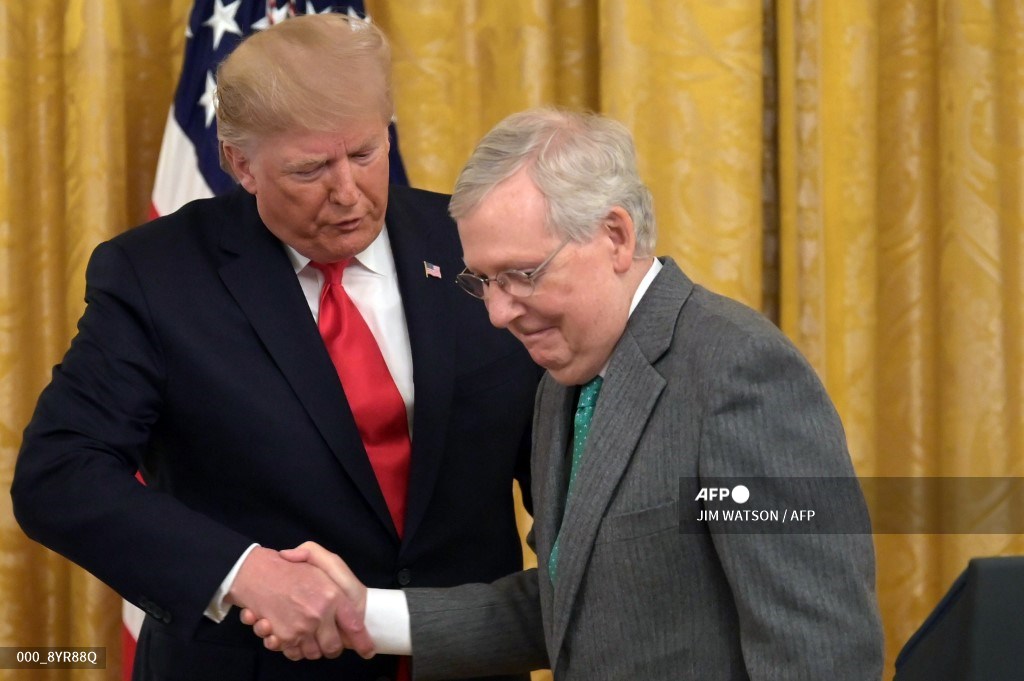 Donald Trump y Mitch McConnell