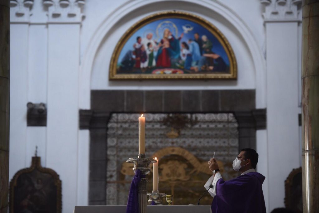 miércoles de ceniza, cruz de ceniza, durante pandemia del Covid-19