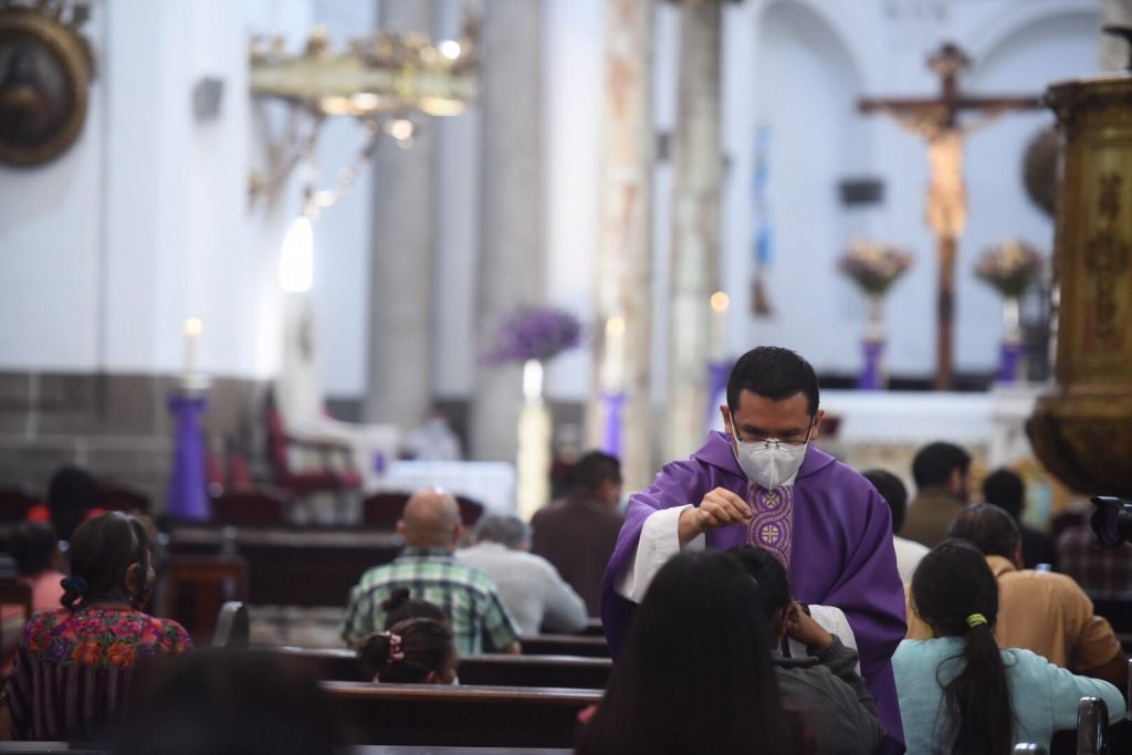 miércoles de ceniza, cruz de ceniza, durante pandemia del Covid-19