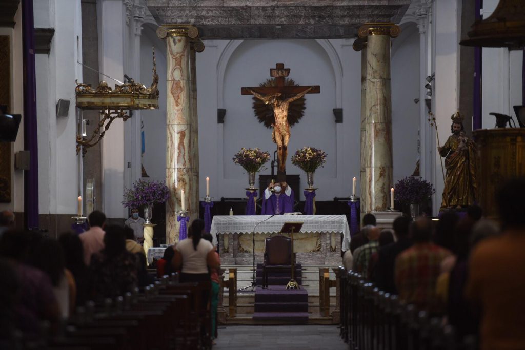 miércoles de ceniza, cruz de ceniza, durante pandemia del Covid-19