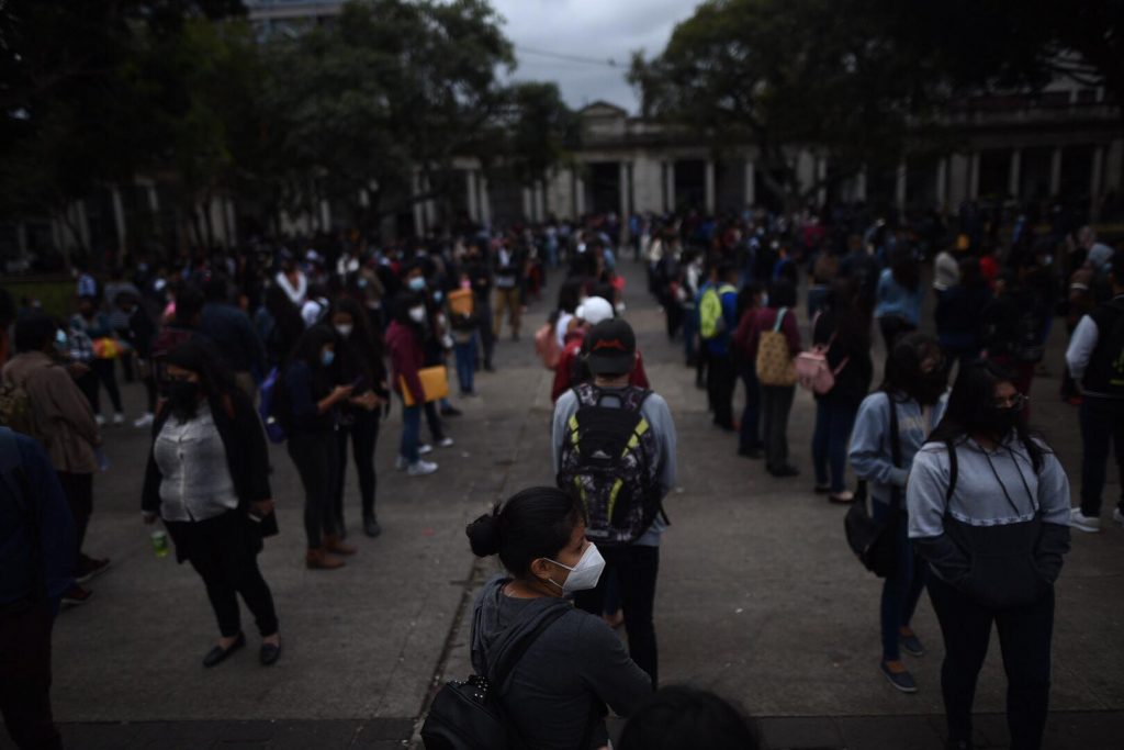 feria de empleo en plaza de la Constitución