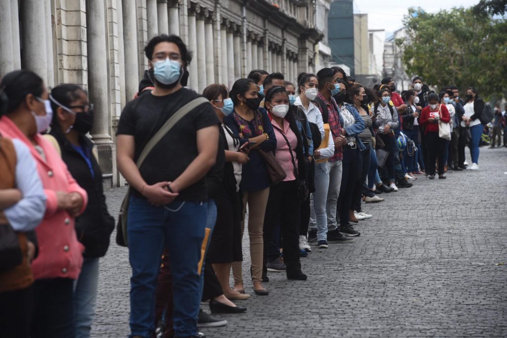 feria de empleo en plaza de la Constitución