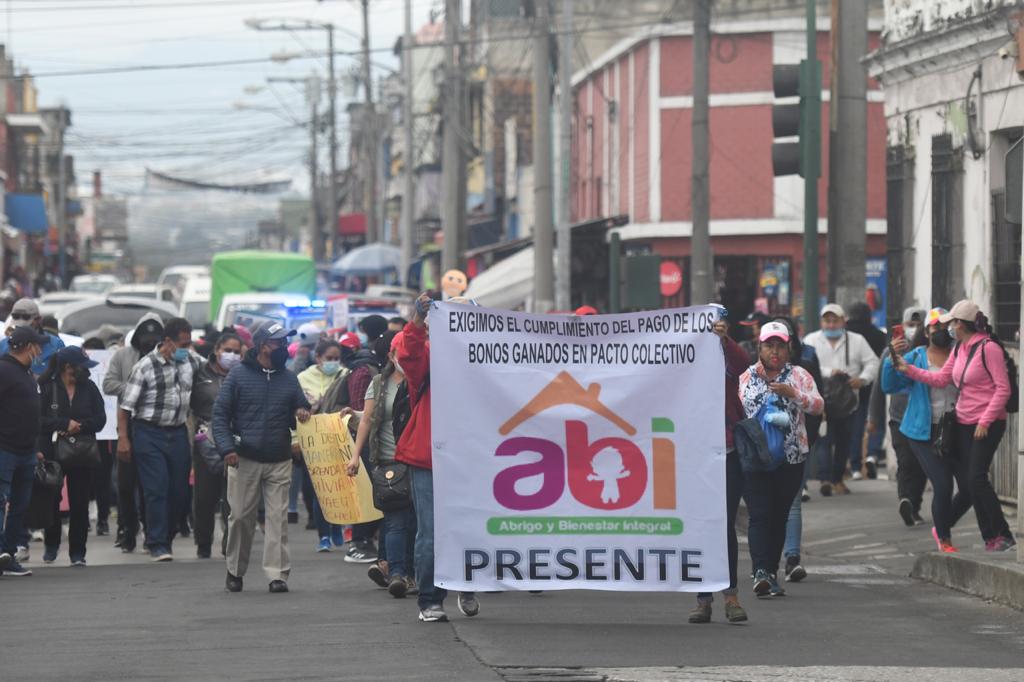 manifestación de trabajadores de la Secretaría de Bienestar Social